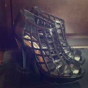 Steve Madden Caged Sandal